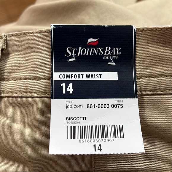 Size 14 St. John’s bay chino crop pants, cuffed or uncuffed option/pockets - Picture 4 of 6